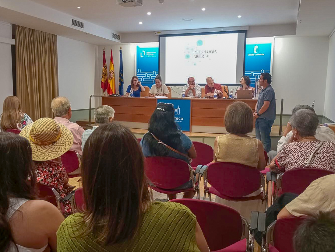 presentación libro "Al otro lado: inteligencia artificial versus inteligencia humana"