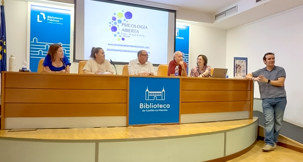 presentación segunda edición del libro "al otro lado: IA vs IH"